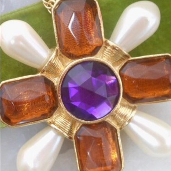 Vintage AVON Maltese Cross Pin Brooch Pendant Necklace Moghul Pearl. - Picture 7 of 9